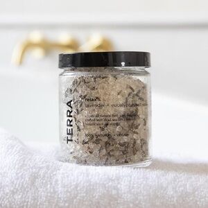 Terra Relax Lavender Eucalyptus Bath Salts - Black Lid